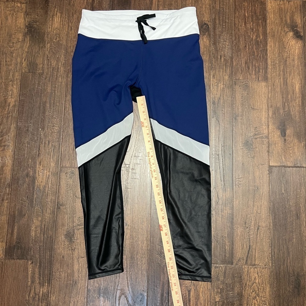 FABLETICS SALAR STATEMENT POWERHOLD LEGGINGS SIZE… - image 10